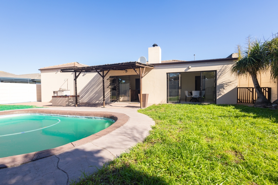 3 Bedroom Property for Sale in Sonkring Western Cape